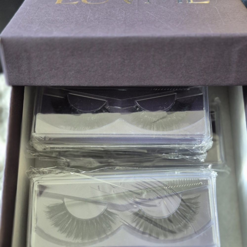 Dramatic False Eyelashes Set - Picture 3 of 7
